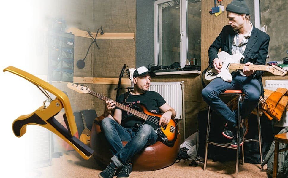 Banner de capo de guitarra con superficie antideslizante