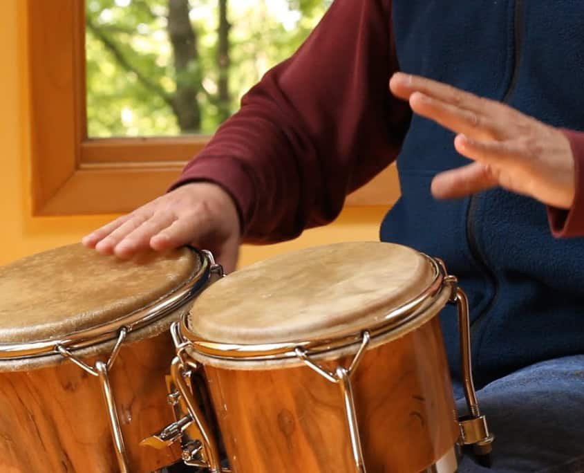  Les débutants peuvent apprendre facilement la batterie Bongo