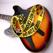 sangle de guitare police line