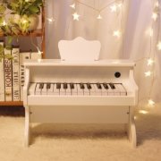 piano de madera para niños