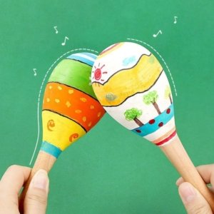 Maracas en bois pour bébé