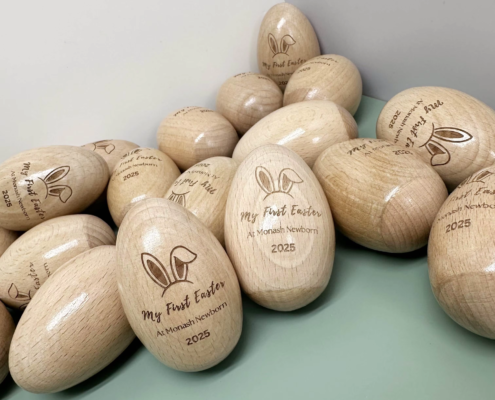 Maracas de madera con forma de huevo