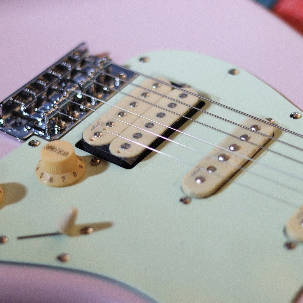 czerwona gitara elektryczna